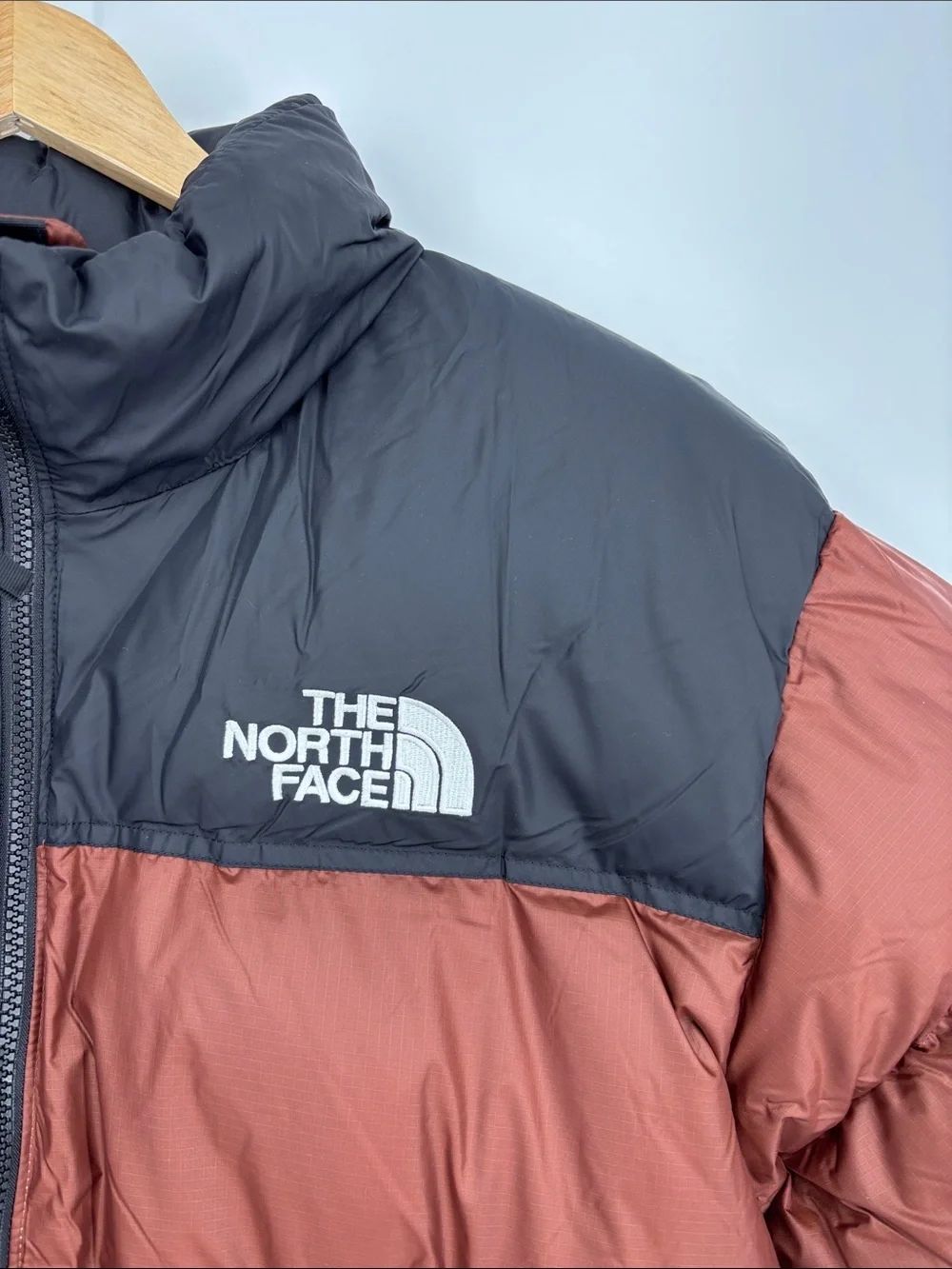 The North Face 1996 Retro Nuptse Jacket in Brown Black Nylon Men’s Size XL NWT!